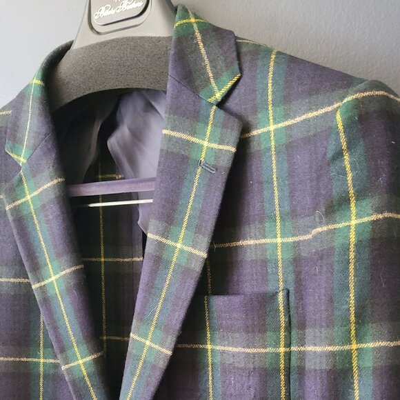 Standout Brooks Brothers Red Fleece Blazer – Moon Mills Plaid (42R) - Picture 6 of 7